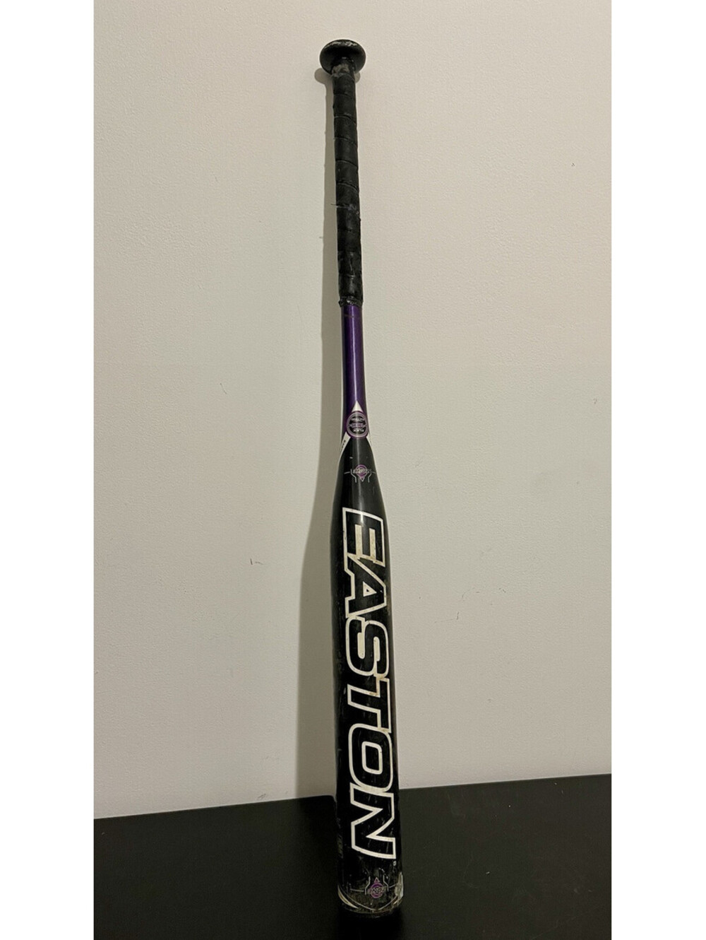 Easton Ozone Official Fastpitch Softball Bat Fastpitch 32” 19.5 Oz. 2 1/4 Dia